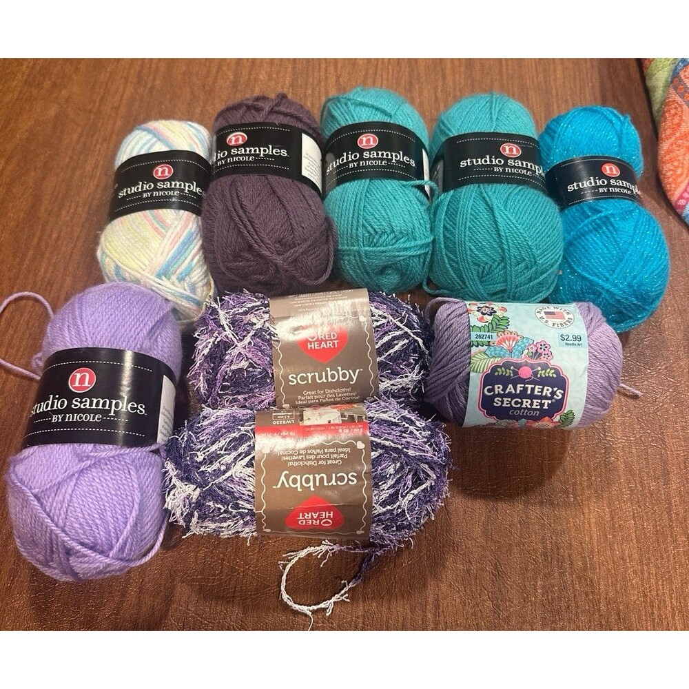 Lot of 9 miscellaneous yarn